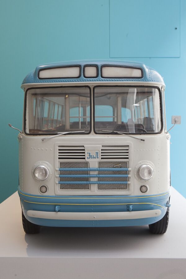 Автобус «ЗиЛ» на выставке «Работа и игра за железным занавесом»