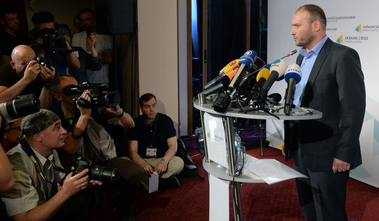 Лидер Правого сектора Дмитрий Ярош на пресс-конференции в Киеве. Архивное фото