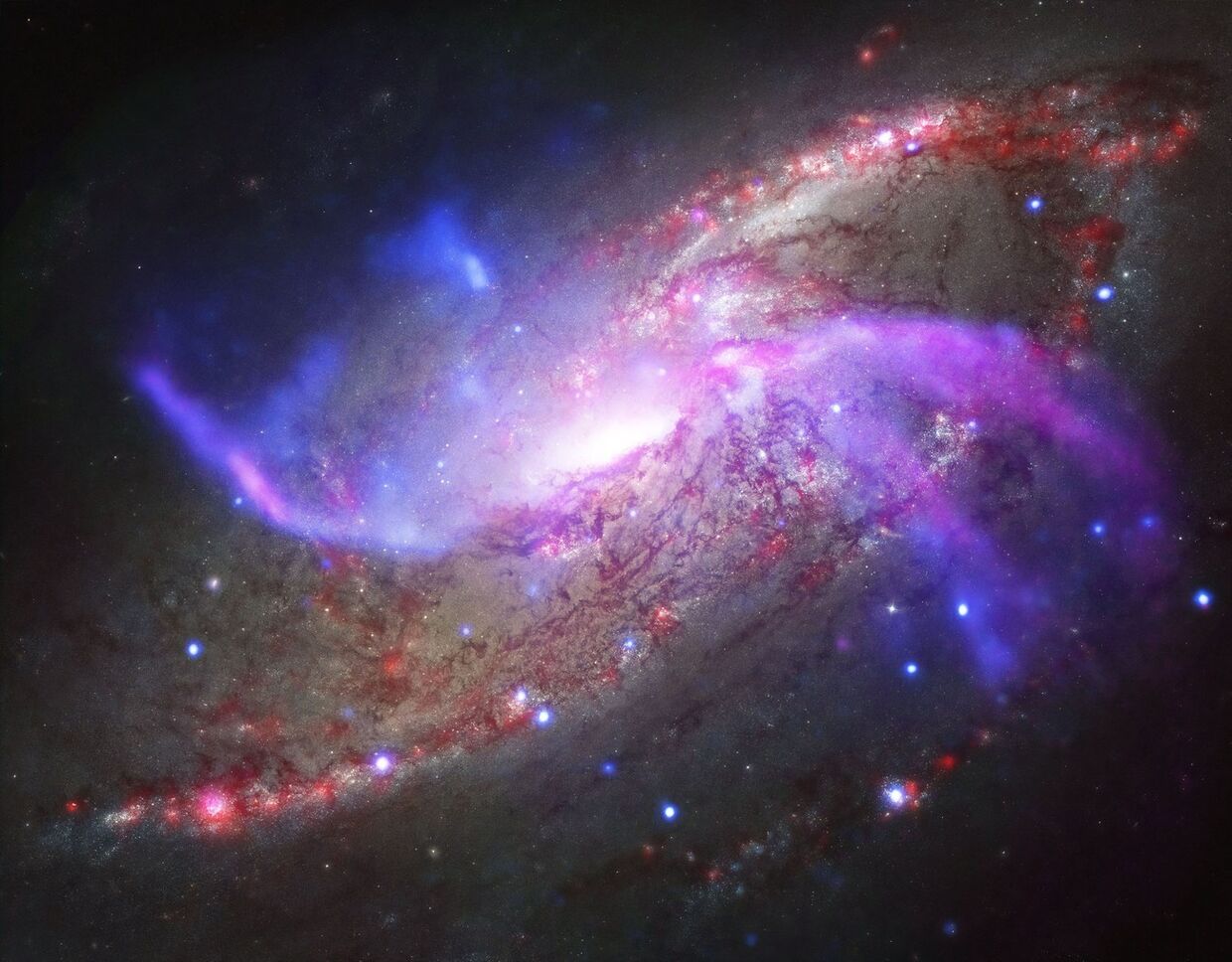 Спиральная галактика NGC 4258