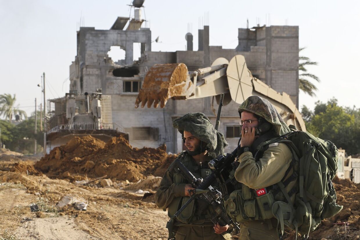 Израильские солдаты в городе Хан-Юнис, сектора Газа