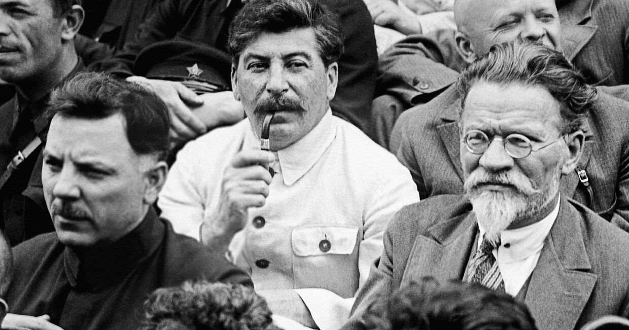 И.В.Сталин, М.И.Калинин, К.Е.Ворошилов на I-м съезде колхозников