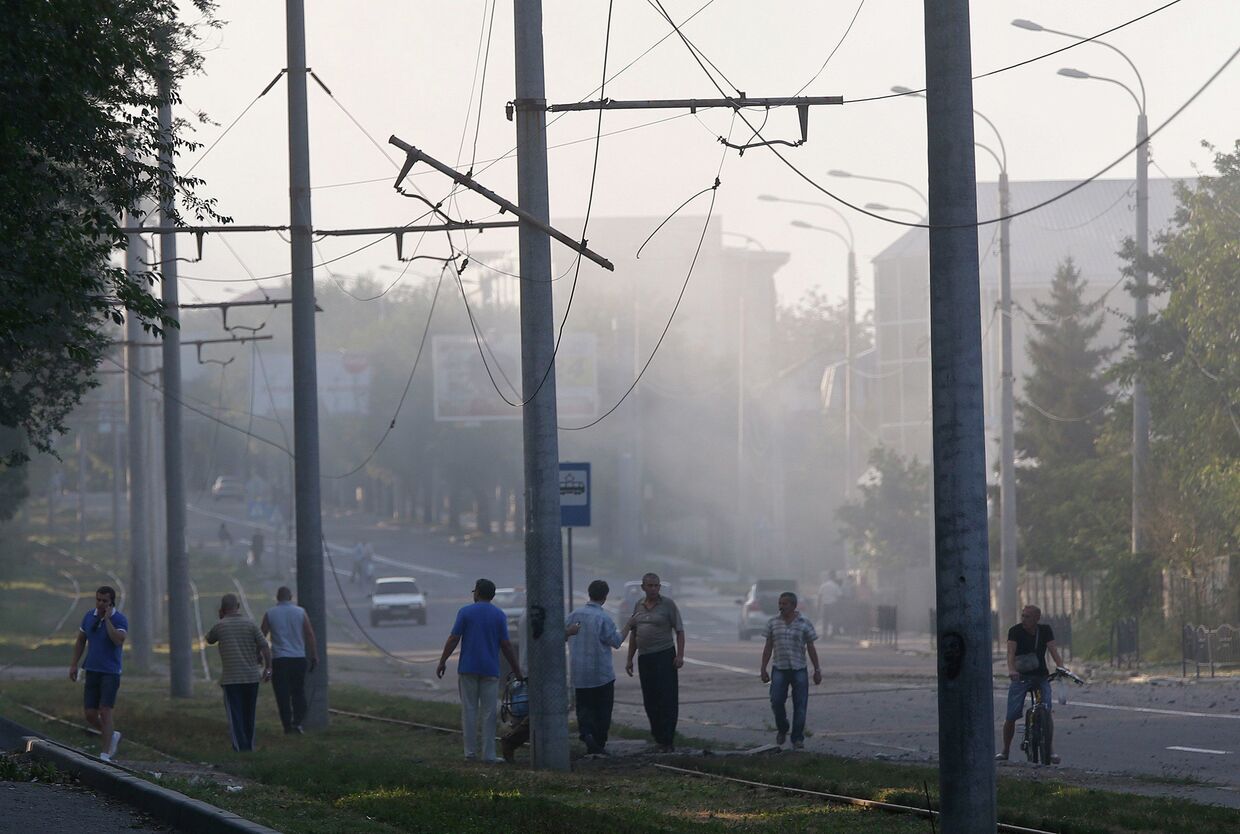 Жители Донецка после обстрела города украинскими военными