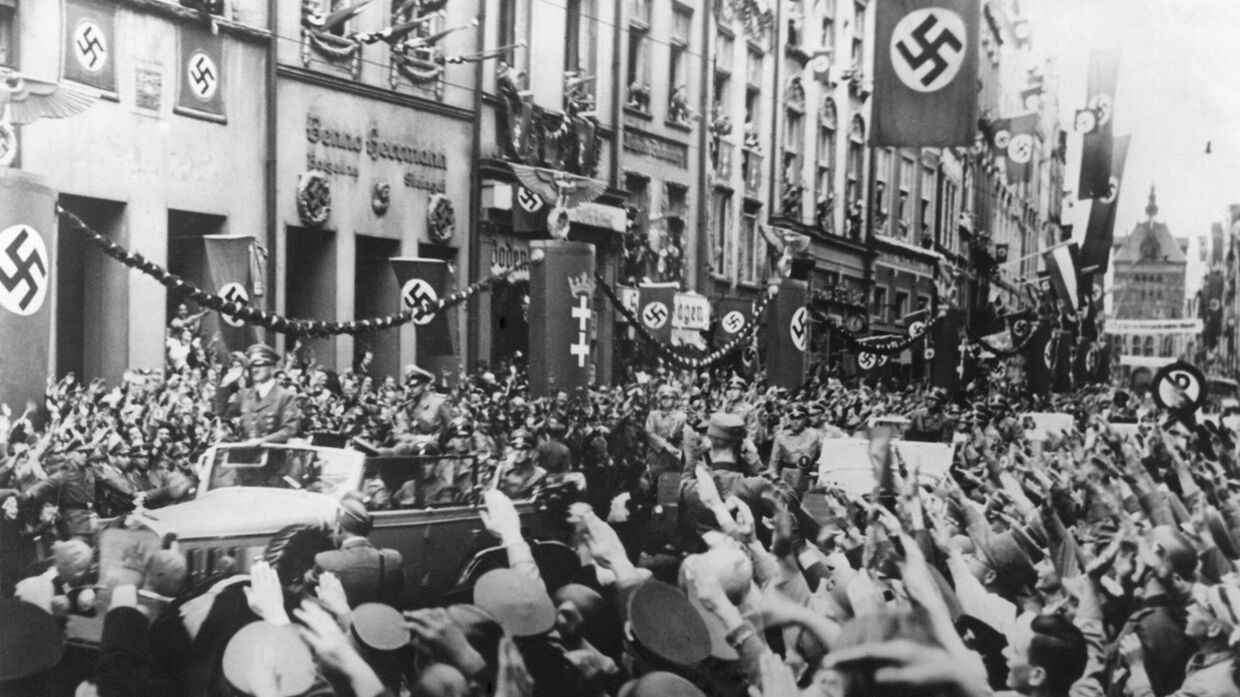 Данциг (Гданьск) приветствует Гитлера, 19 сентября 1939 года