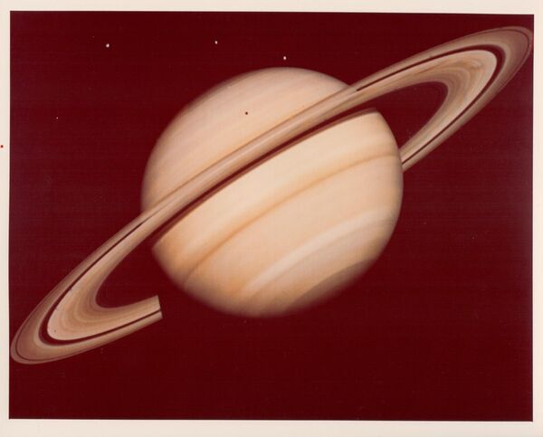 Фотография Сатурна, сделанная зондом «Вояджер-1»
