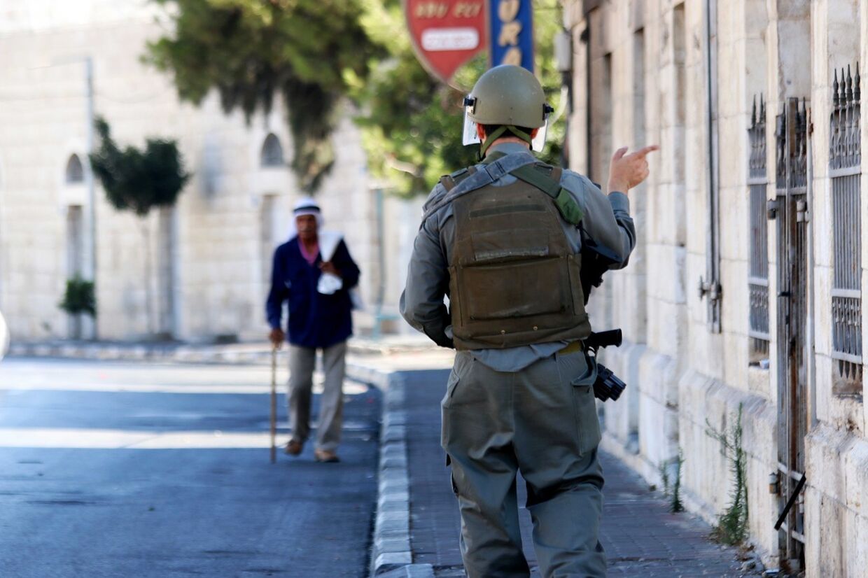Израильский солдат на улице Вифлеема