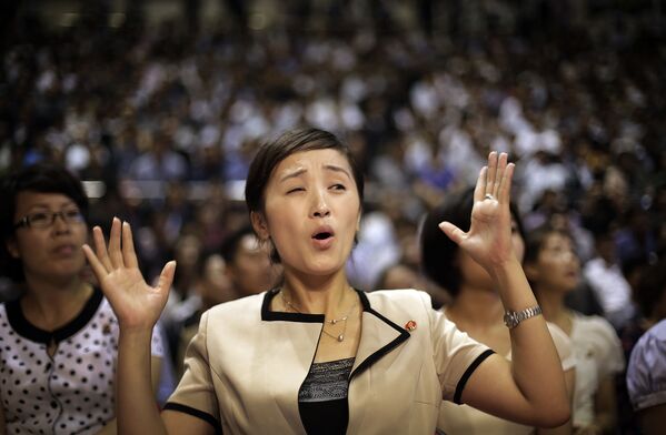 Женщина на рестлинг-шоу в Пхеньяне