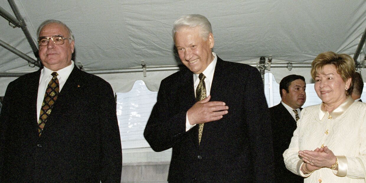 Гельмут Коль и Борис Ельцин Гельмут Коль и Борис Ельцин