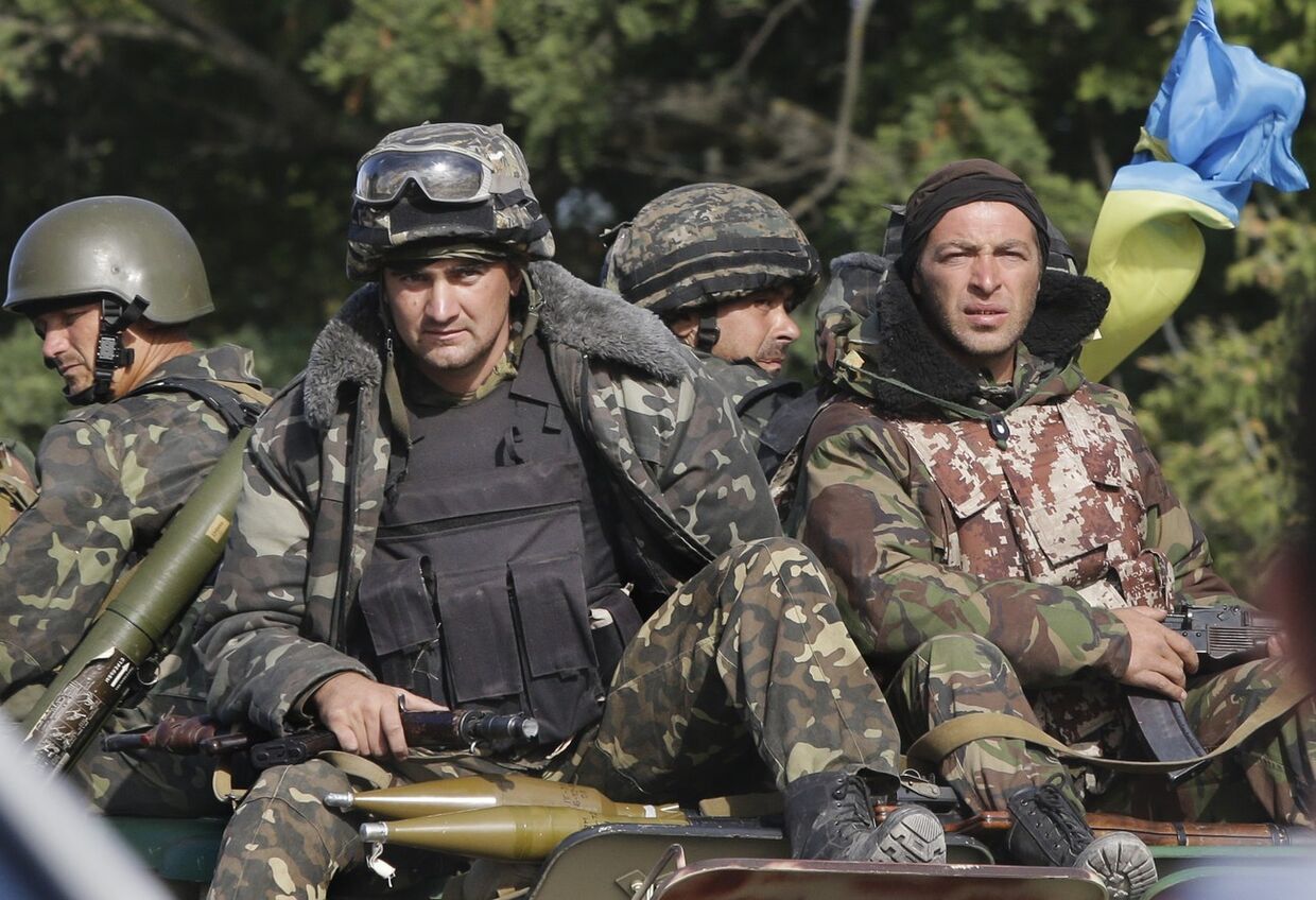 Украинские военные рядом с деревней Шаканка