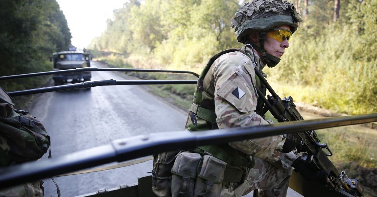 Британский солдат на учениях «Быстрый трезубец» (Rapid Trident) в городе Яровир Львовской области