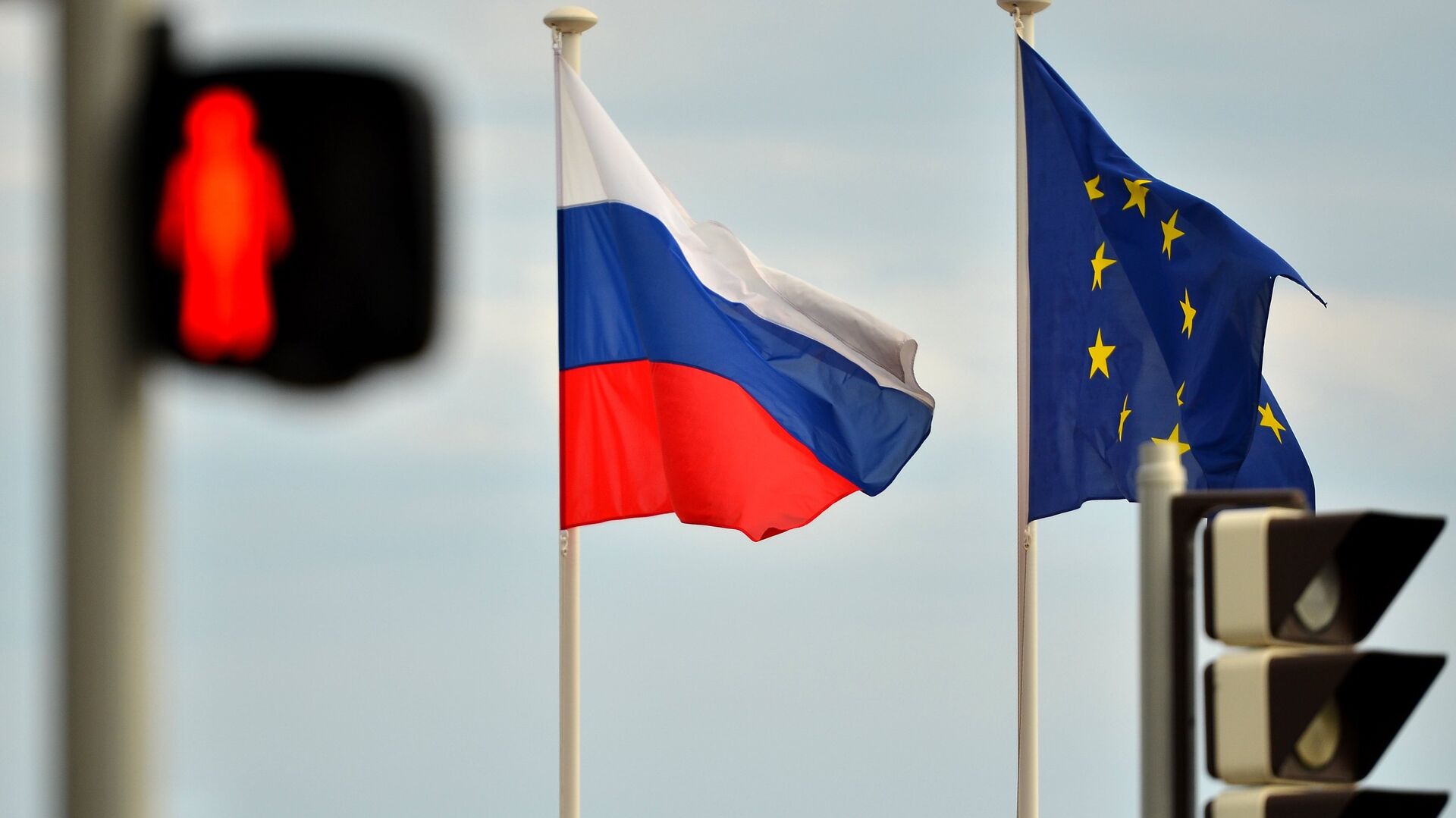 Флаги России и ЕС - ИноСМИ, 1920, 06.06.2022