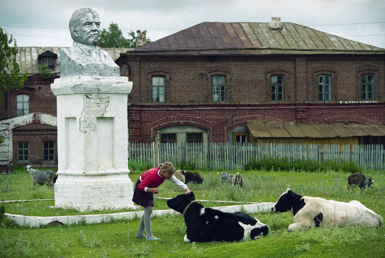 Бюст Ленину в городе Свияжск