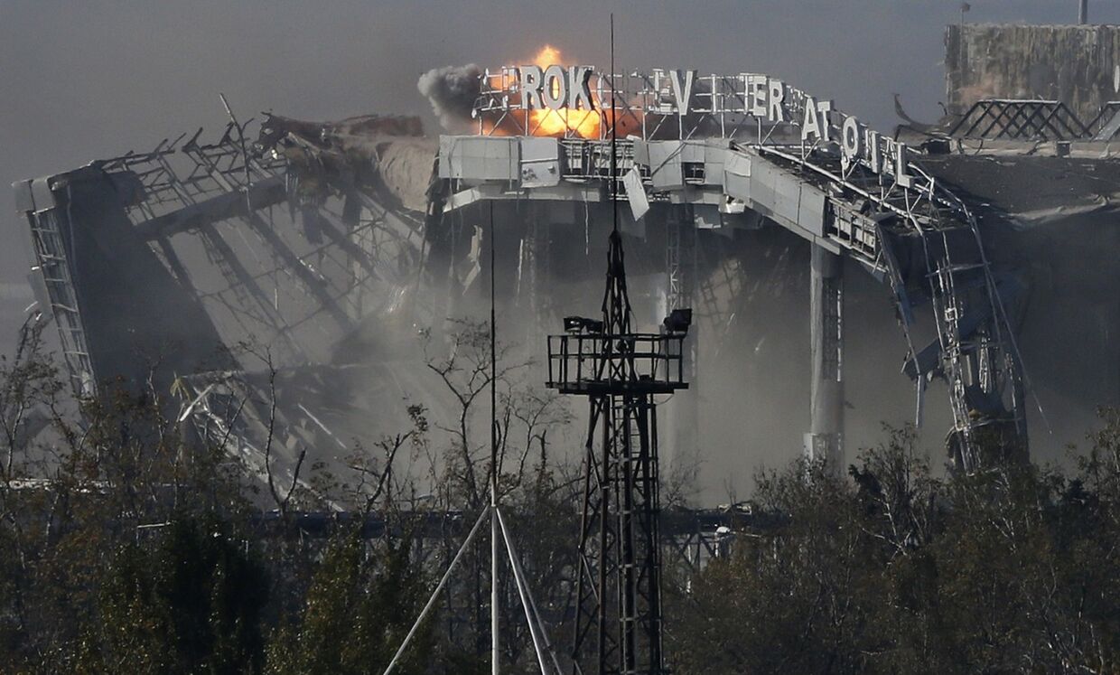 Главный терминал аэропорта Донецка, разрушенный во время боев между ополченцами и украинской армией