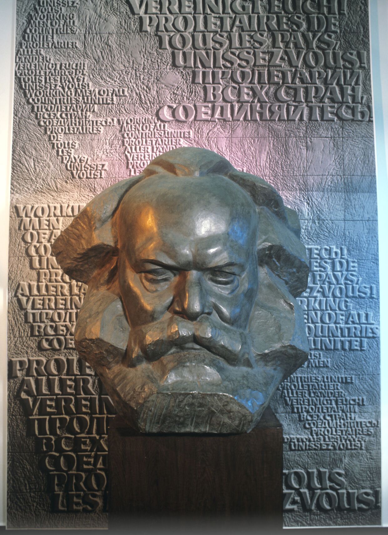 Модель памятника Карлу Марксу
