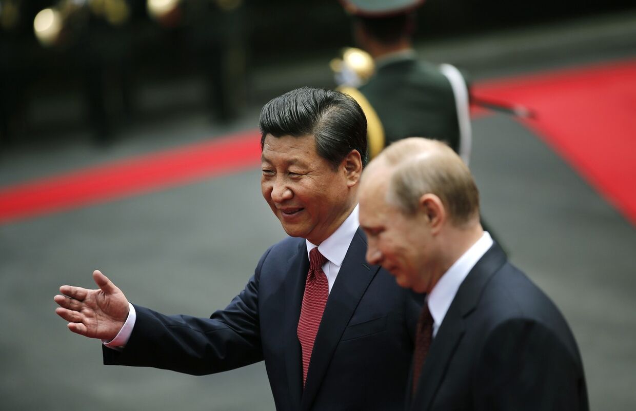 Владимир Путин с председателем КНР Си Цзиньпином во время визита в Китай