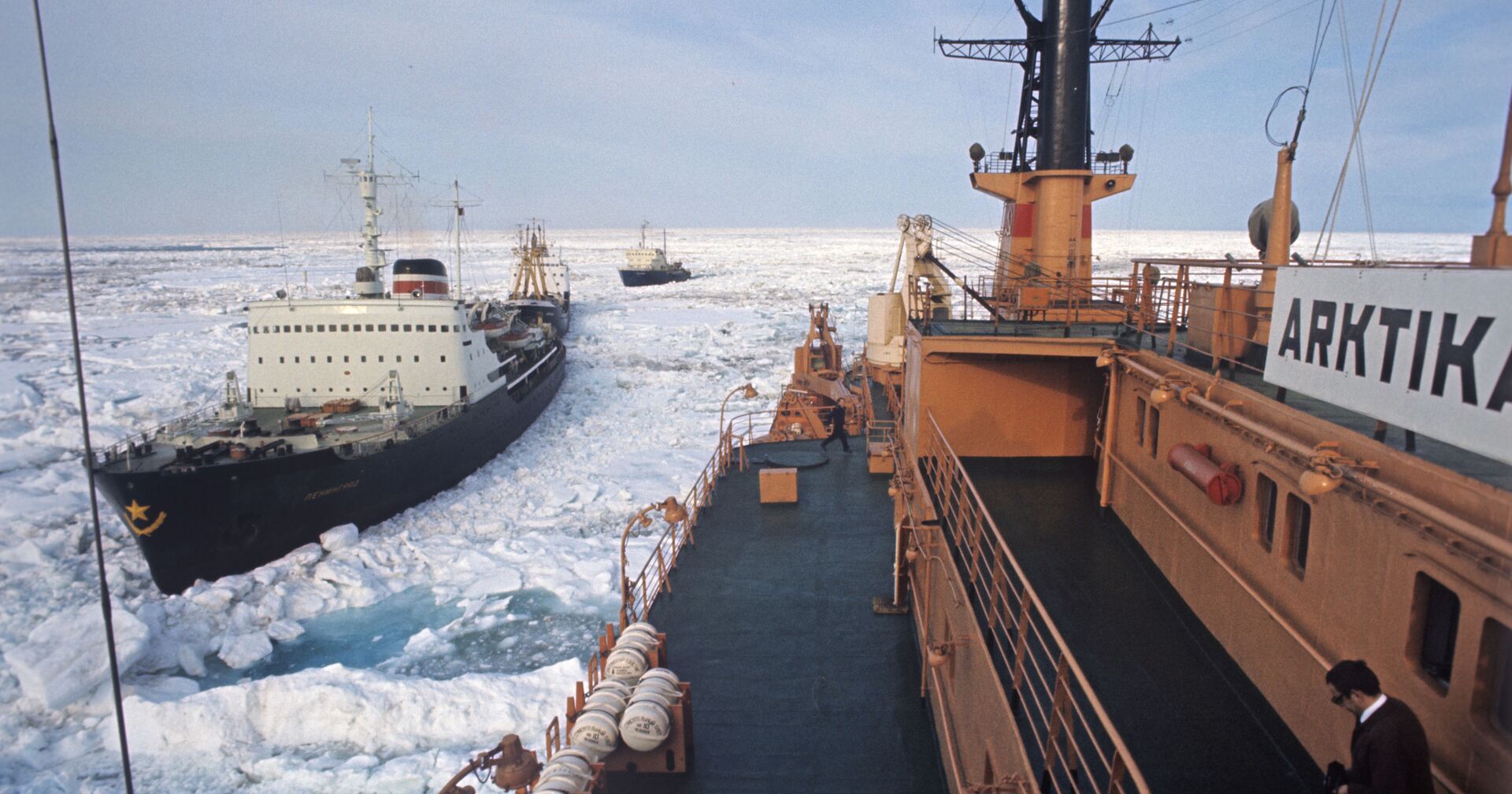 Атомный ледокол «Арктика» во главе каравана судов, идущего Северным морским путем - ИноСМИ, 1920, 24.11.2021