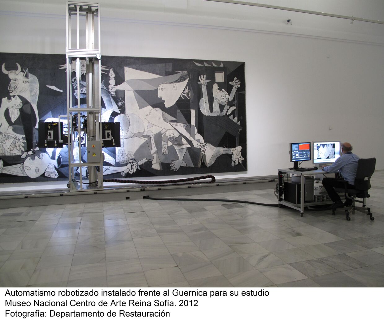 Мадридский музей королевы Софии со следующей недели приступает к детальной фотосъемке картины Пикассо Герника при помощи специального робота