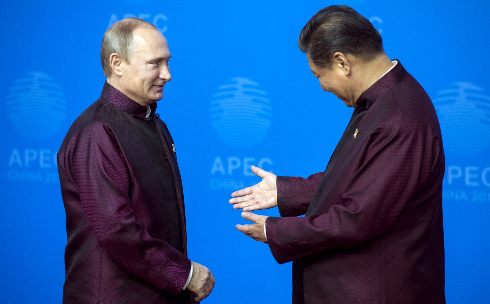 Владимир Путин и председатель КНР Си Цзиньпин на саммите АТЭС в Пекине - ИноСМИ, 1920, 01.12.2020