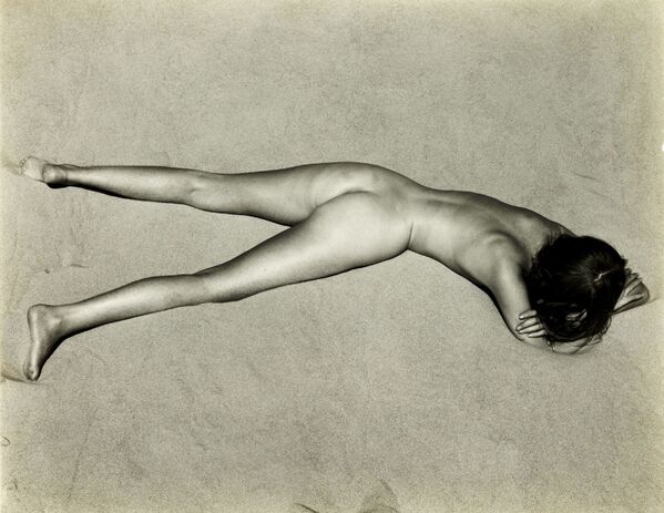 Эдвард Уэстон «Обнаженная на песке», 1936
