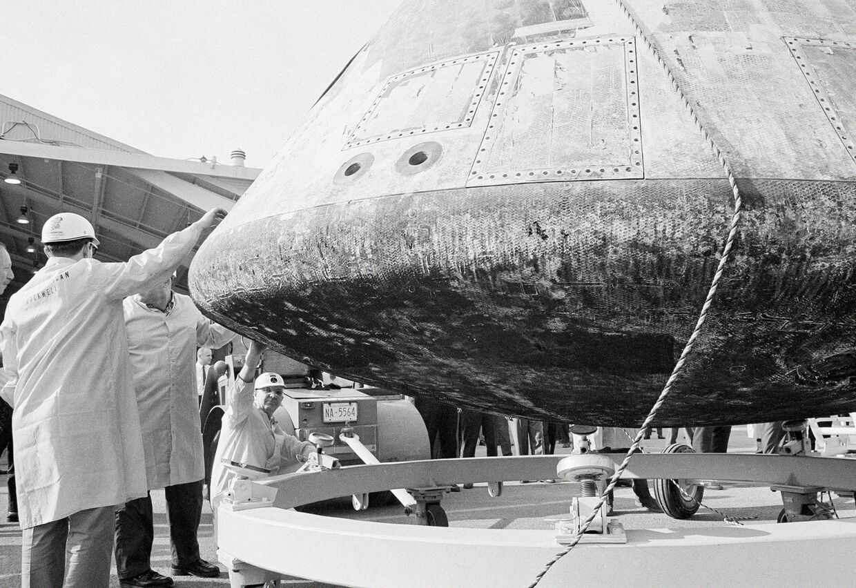 Корабль «Аполлон-8» на заводе «Норт Америкэн-Рокуэлл» в городе Дауни, Калифорния