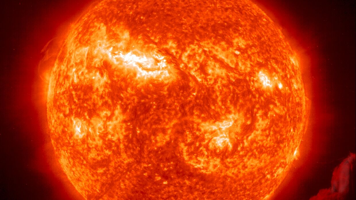 Солнце, снятое космическим аппаратом SOHO