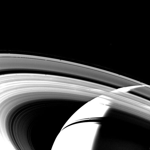 Фотография колец Сатурна, сделанная зондом «Вояджер-1»