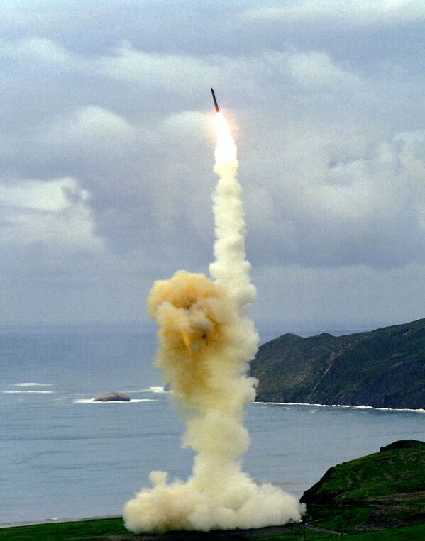 Пуск ракеты LGM-30G Minuteman III