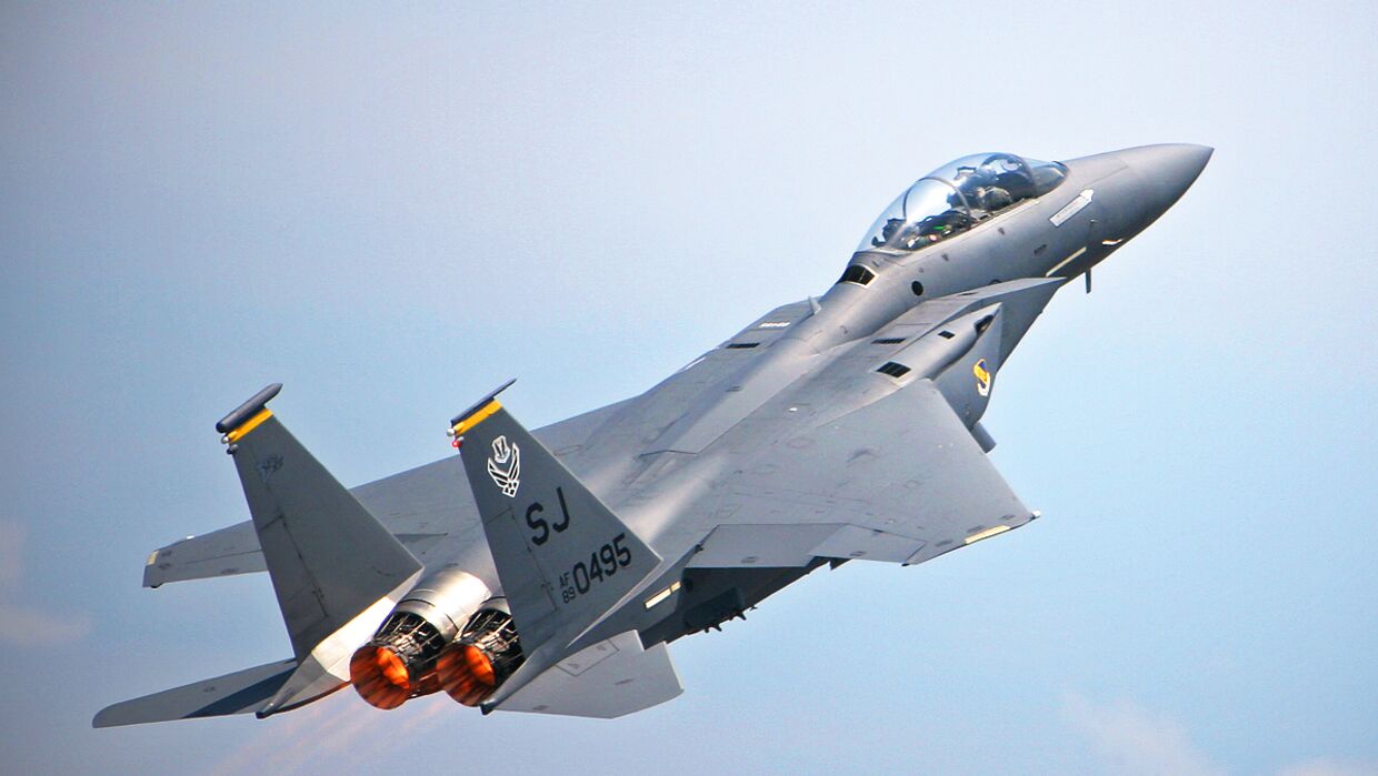Истребитель-бомбардировщик F-15E Strike Eagle компании Boeing 