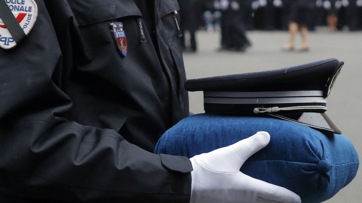 Похороны полицейского Ахмеда Мерабета, погибшего во время теракта в Париже