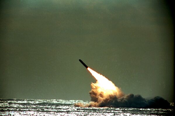 Запуск ракеты Trident II D-5 с подводной лодки USS Tennessee