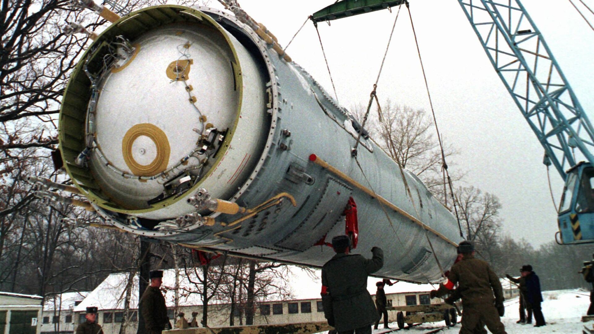 Подготовка ракеты УР-100Н (SS-19 по классификации США и НАТО) к уничтожению, военная часть рядом с поселком Вакуленчук - ИноСМИ, 1920, 08.02.2022
