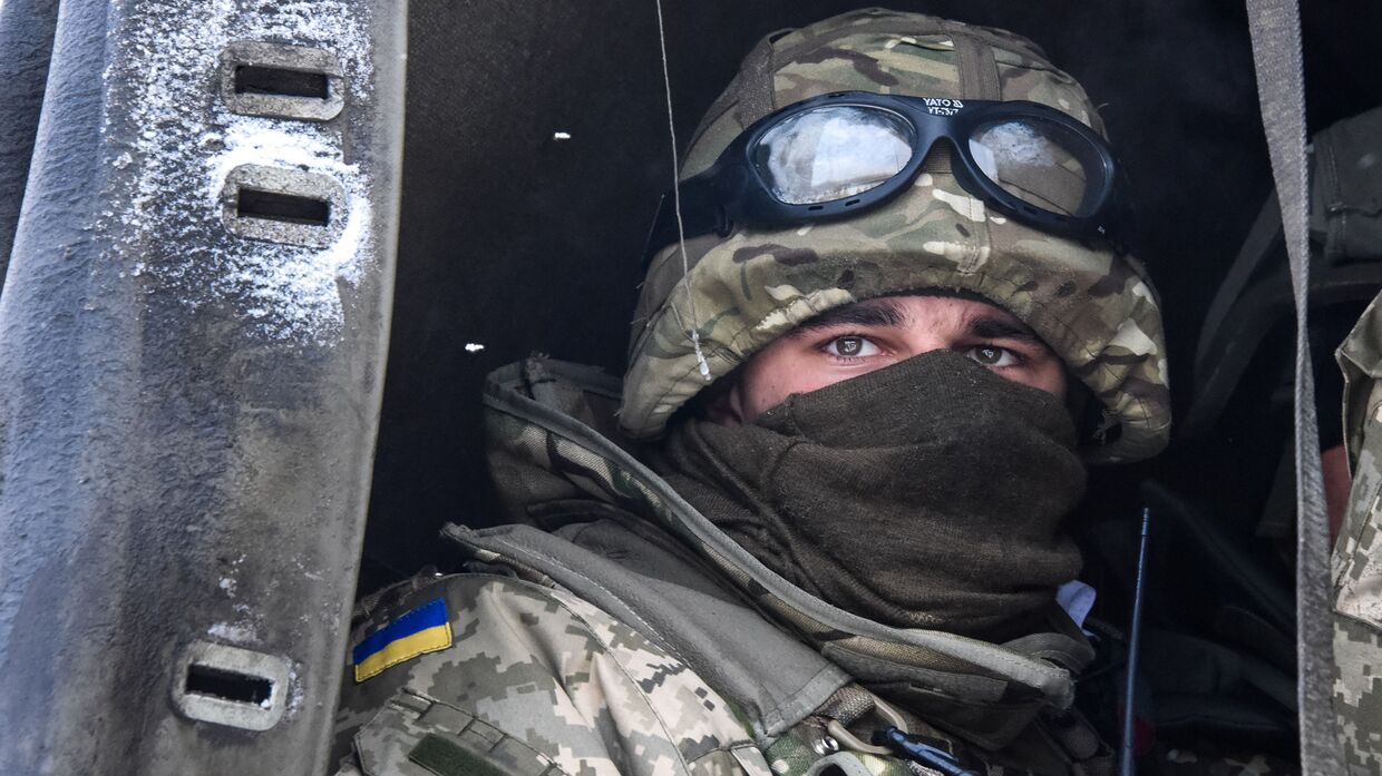 Украинский солдат в аэропорту Донецка