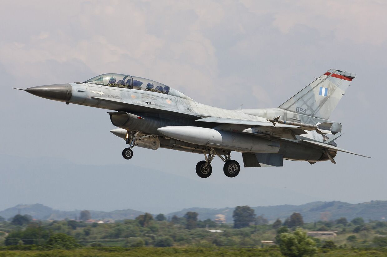 Греческий самолет F-16