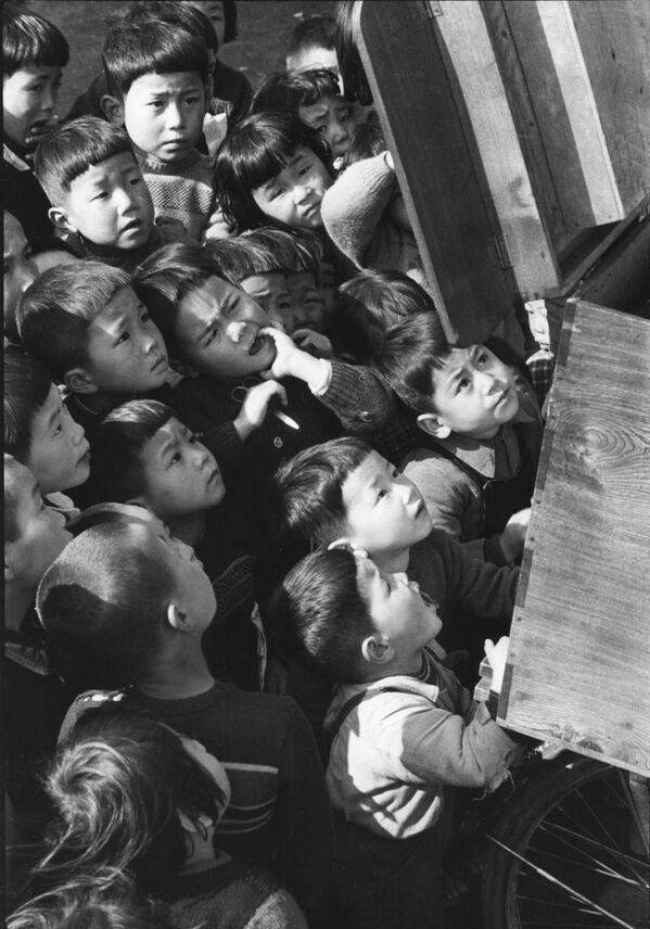 Дети в Токио (Кэн Домон, 1953)
