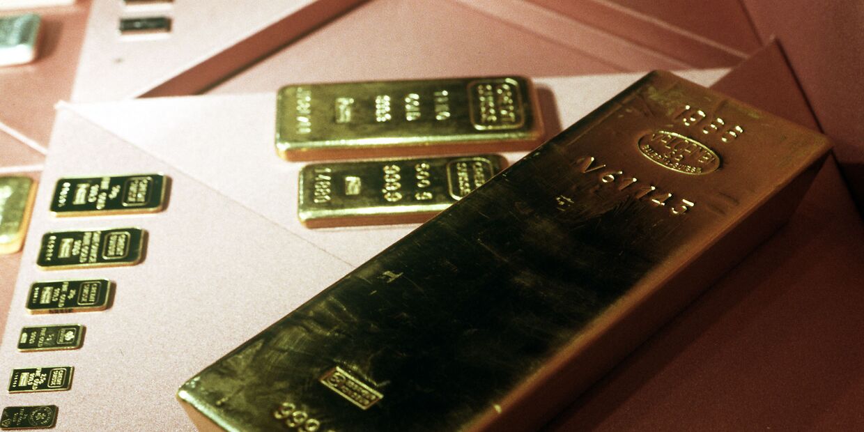 Золотые слитки 999,9 пробы из фондов Гохрана