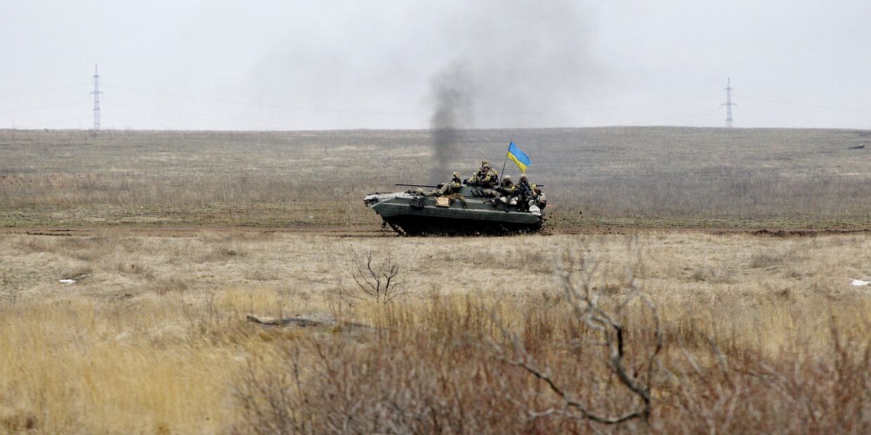 Украинский танк рядом с Дебальцево
