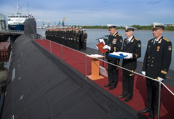 Первая многоцелевая атомная подлодка К-560 «Северодвинск» проекта «Ясень» принята в состав ВМФ России Первая многоцелевая атомная подлодка К-560 «Северодвинск» проекта «Ясень» принята в состав ВМФ России