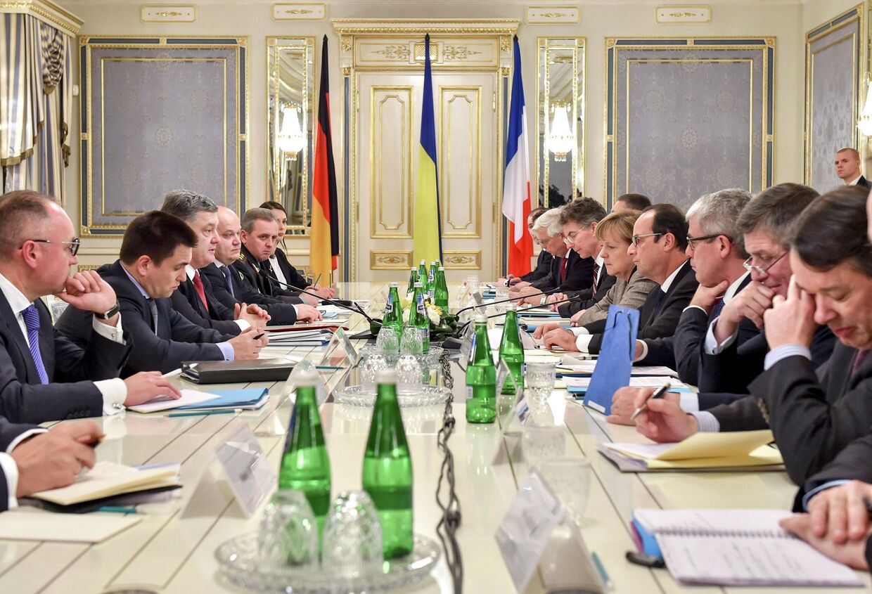 Встреча президента Франции Франсуа Олланда, президента Украины Петра Порошенко и канцлера Германии Ангелы Меркель в Киеве
