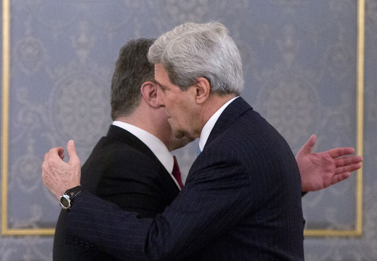 Госсекретарь США Джон Керри и президент Украины Петр Порошенко во время встречи в Киеве