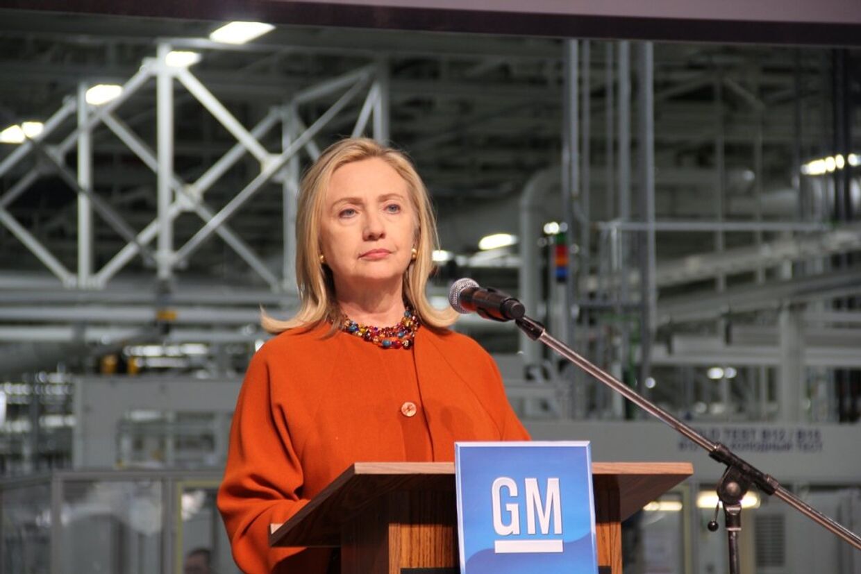 Хилари Клинтон на заводе GM в Узбекистане