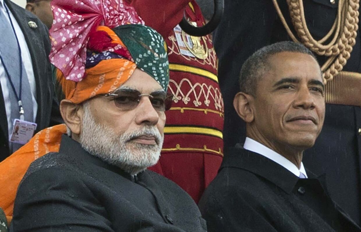 Президент США Барак Обама и премьер-министр Индии Нарендра Моди во время военного парада в Дели 