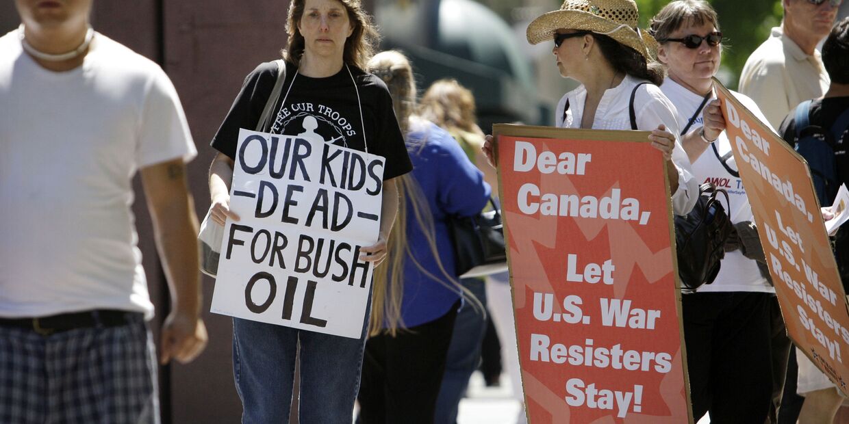 Демонстрация против депортации из Канады противников войны в Ираке