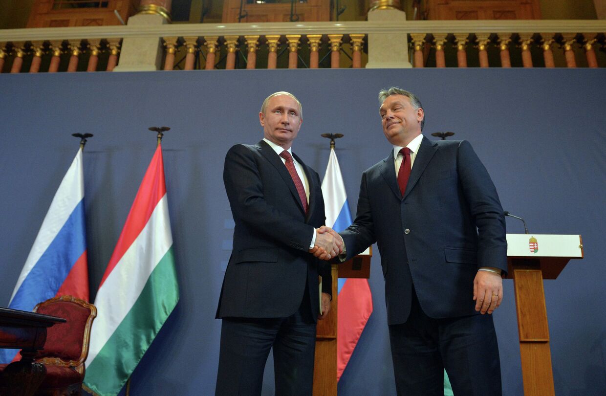 Президент России Владимир Путин и премьер-министр Венгерской Республики Виктор Орбан во время совместной пресс-конференции в Будапеште