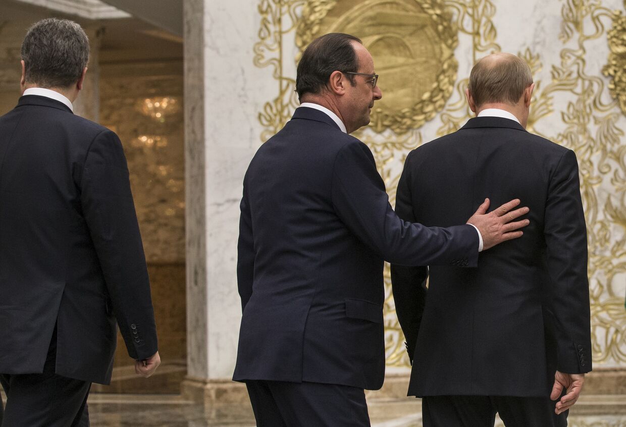 Петр Порошенко, Франсуа Олланд и Владимир Путин во время встречи в Минске