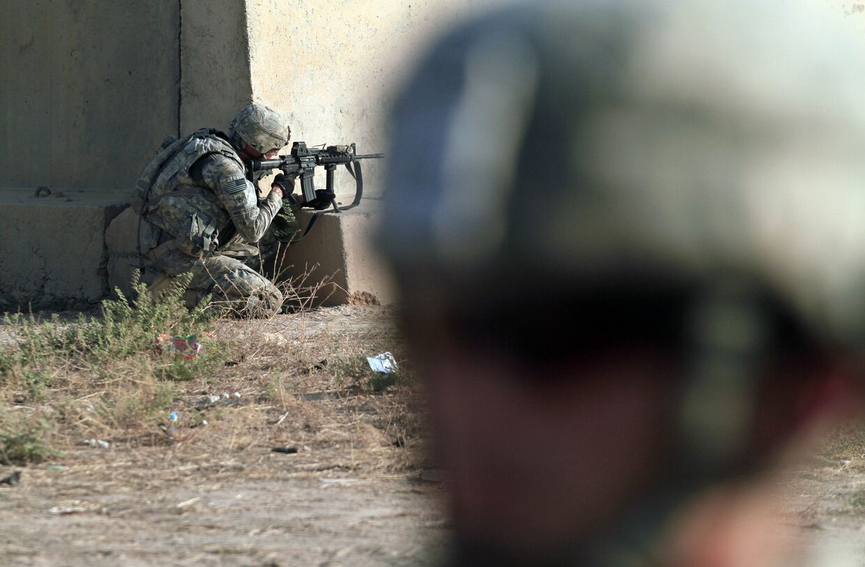 Американский солдат во время совместной операции с израильской армией в Багдаде