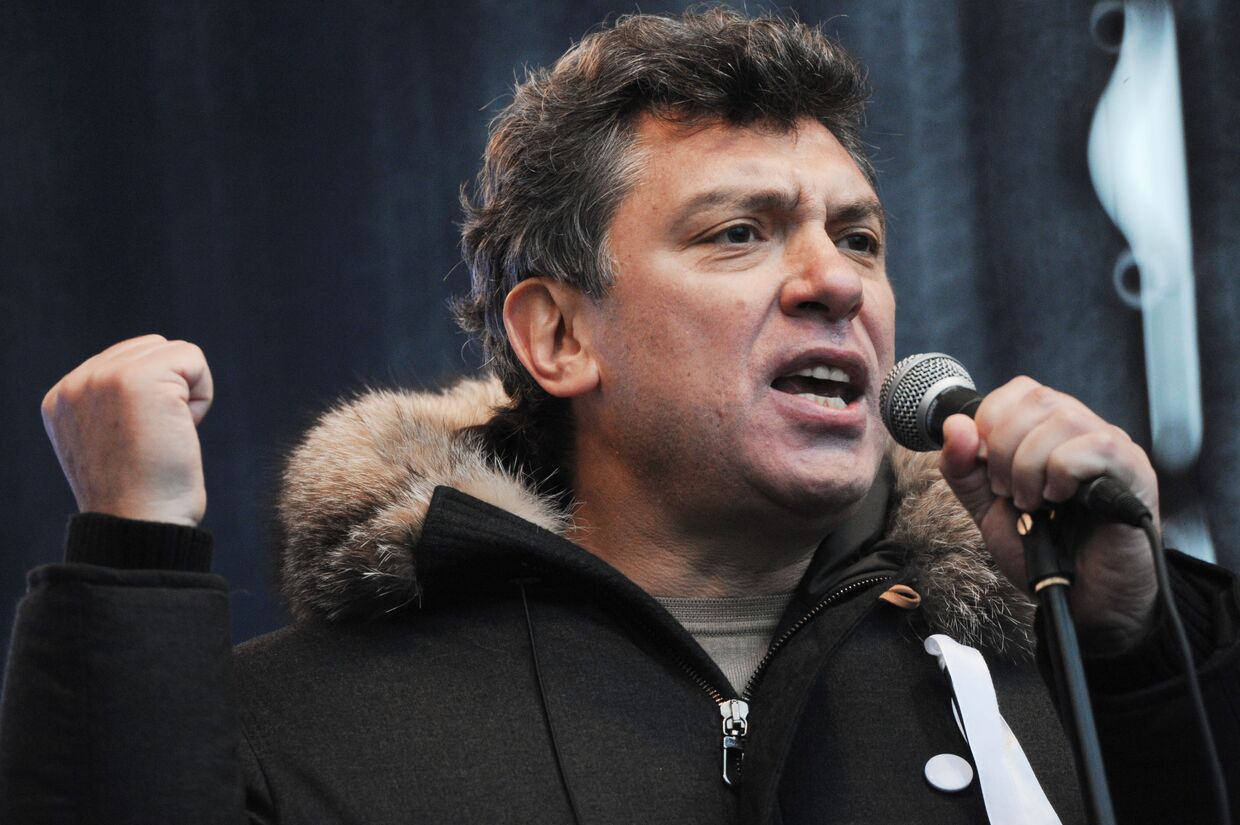 Борис Немцов на митинге оппозиции «За честные выборы» в Москве