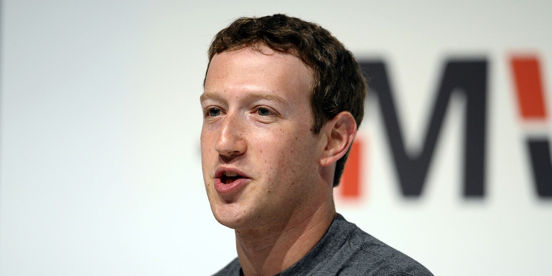 Основатель Facebook Марк Цукерберг на Международном мобильном конгрессе (MWC) в Барселоне - ИноСМИ, 1920, 26.08.2022