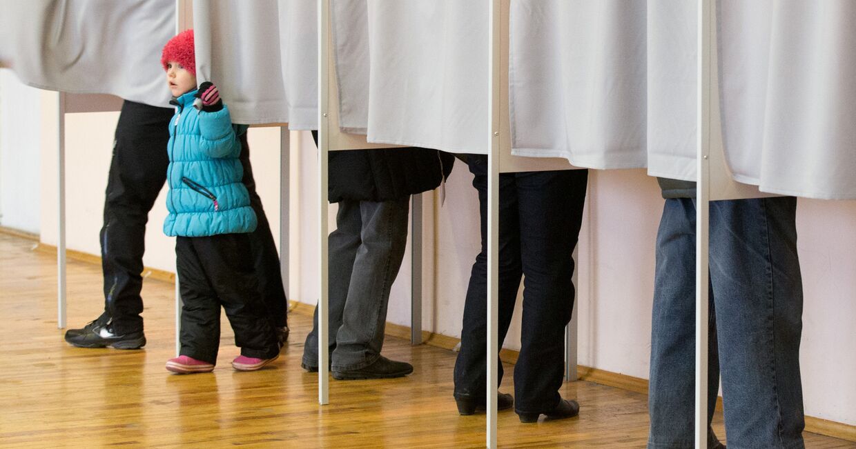 Жители Таллина голосуют на парламентских выборах в Эстонии