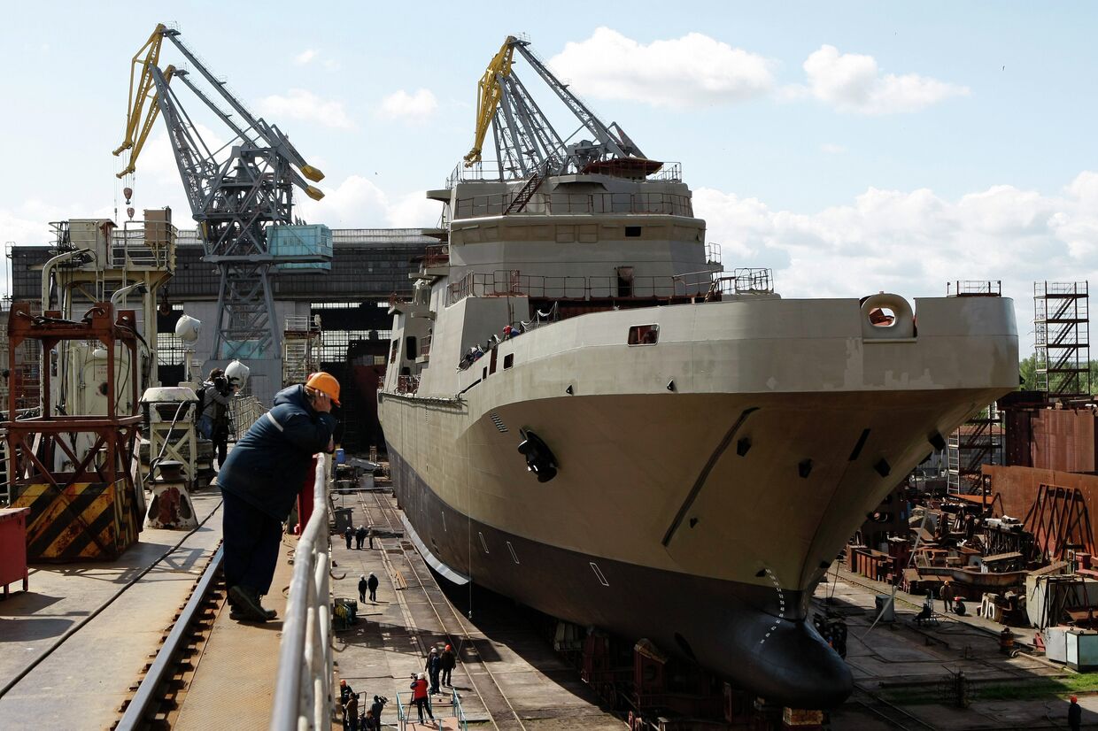 Корабль Иван Грен на судостроительном заводе Янтарь