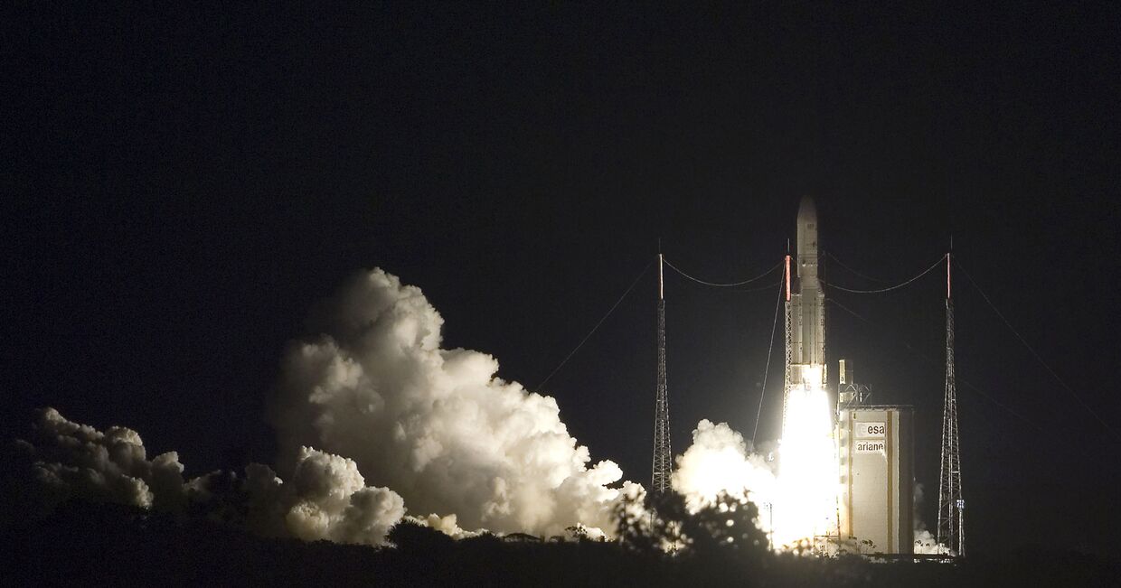 Запуск ракеты «Ариан-5», которая вывела на орбиту турецкий спутник Turksat 3A и британский спутник Skynet 5C 