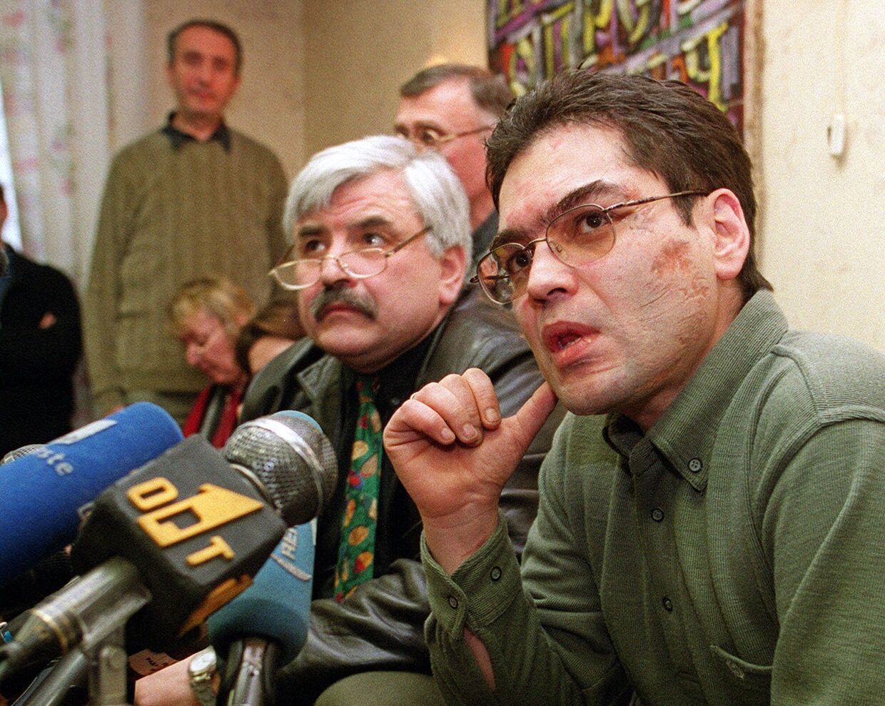 Корреспондент «Радио Свободы» Андрей Бабицкий на пресс-конференции после освобождения из плена